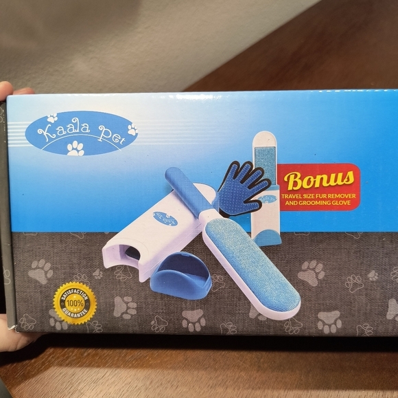 Furla Pet Fur Remover - Blue and White - Picture 3 of 6